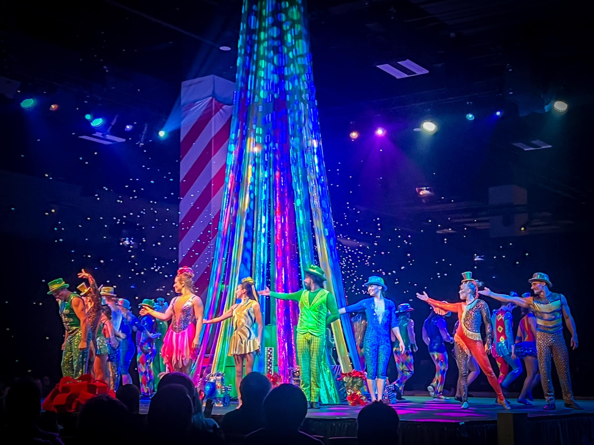 Cirque Dreams Holidaze